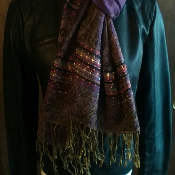 Gorgeous purple gold fringe scarf - Picture 3 of 5